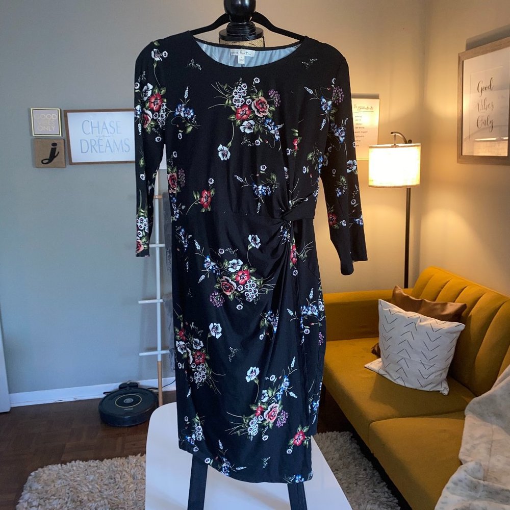 Black Flower Dress, sze Medium, 3/4 Sleeves